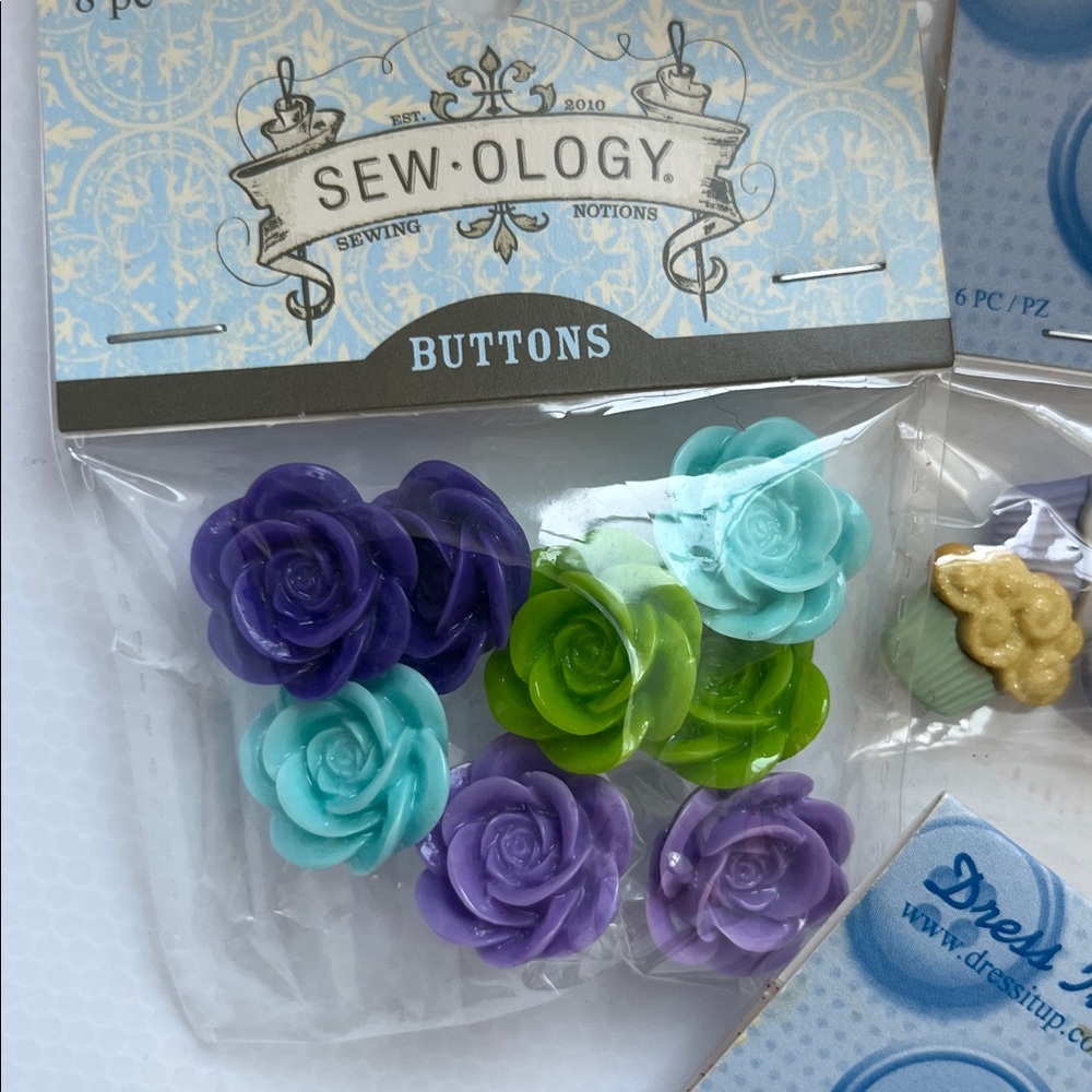 Buttons - Picture 2 of 4